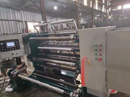 ماشین برش رول پارچه غیر بافته 1300mm ماشین برش و پیچ مجدد پارچه 0-200m/Min